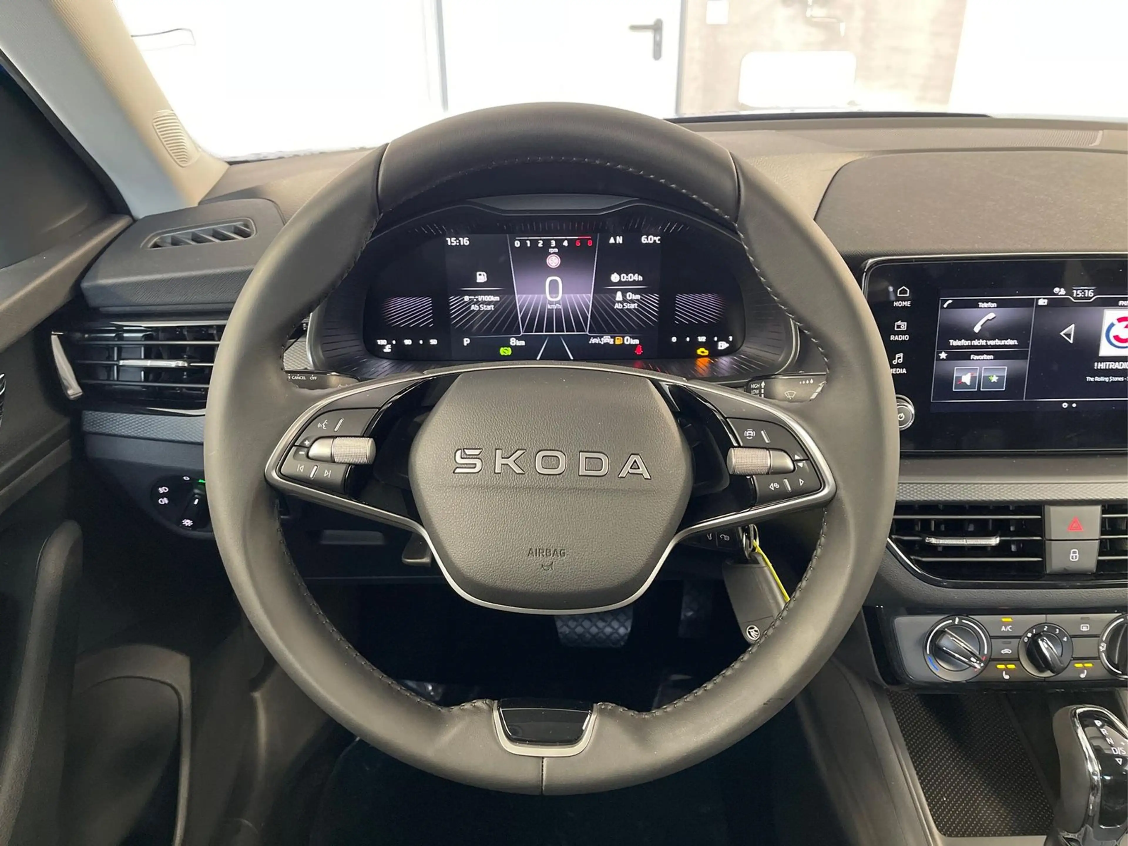 Skoda Kamiq 1.0 TSI DSG AHK+Alu16+Sitzheizung+AppCo... — photo 8