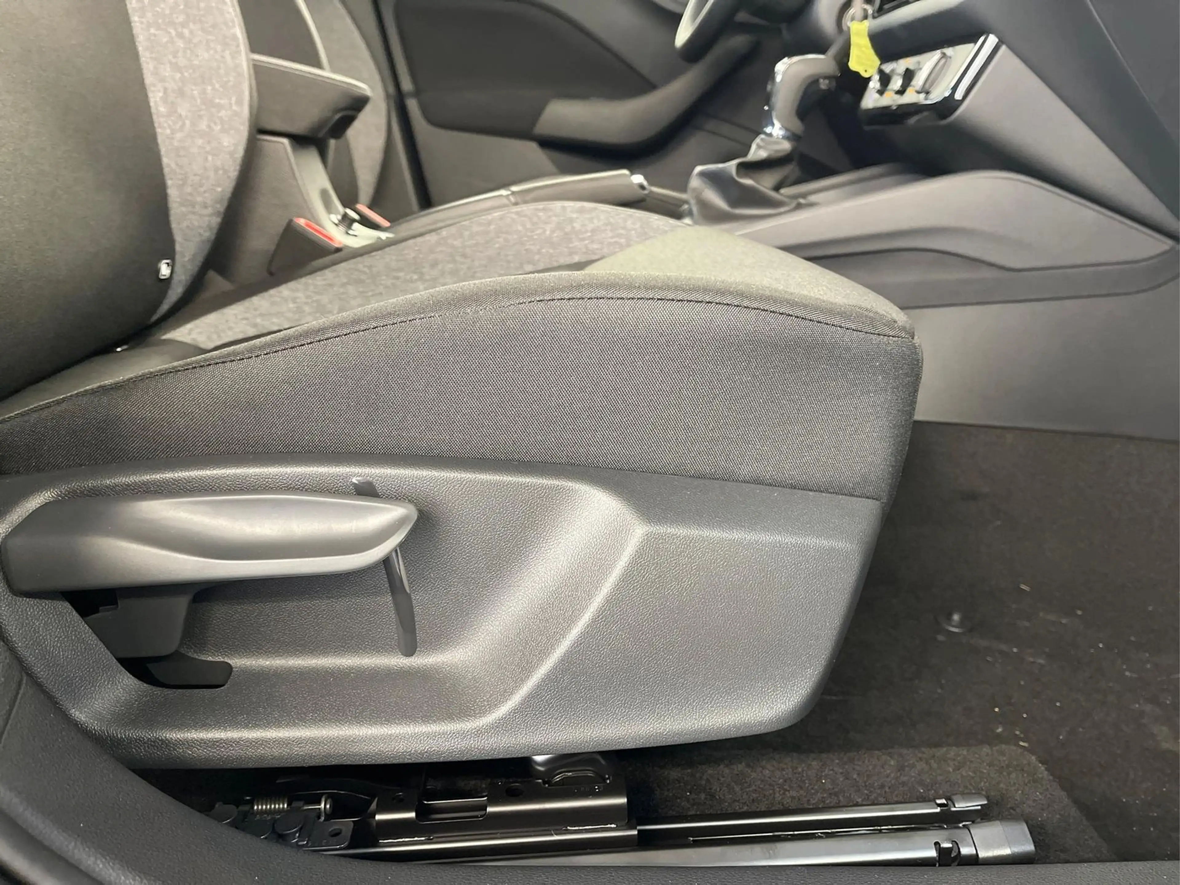 Skoda Kamiq 1.0 TSI DSG AHK+Alu16+Sitzheizung+AppCo... — photo 15