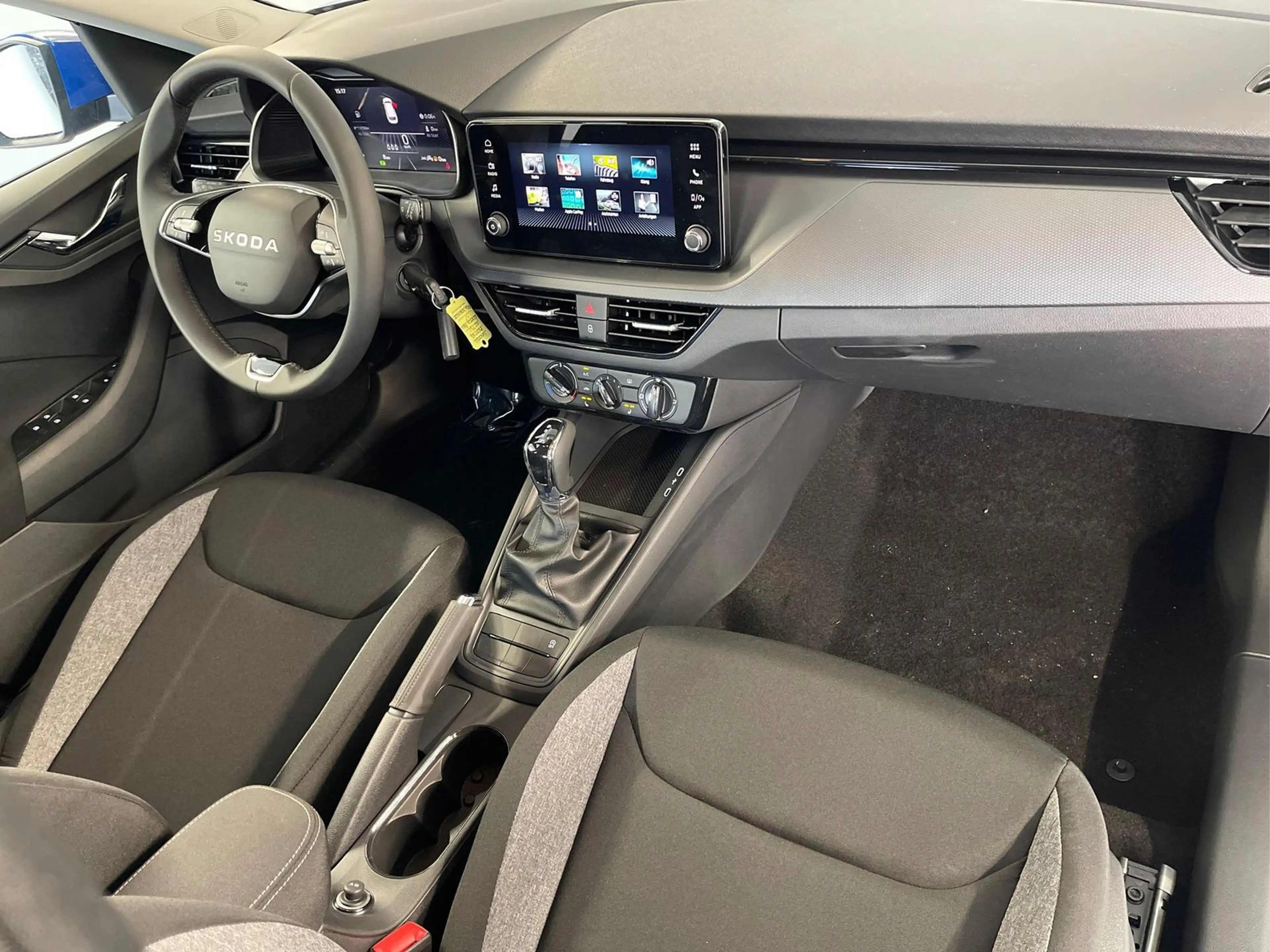 Skoda Kamiq 1.0 TSI DSG AHK+Alu16+Sitzheizung+AppCo... — photo 13
