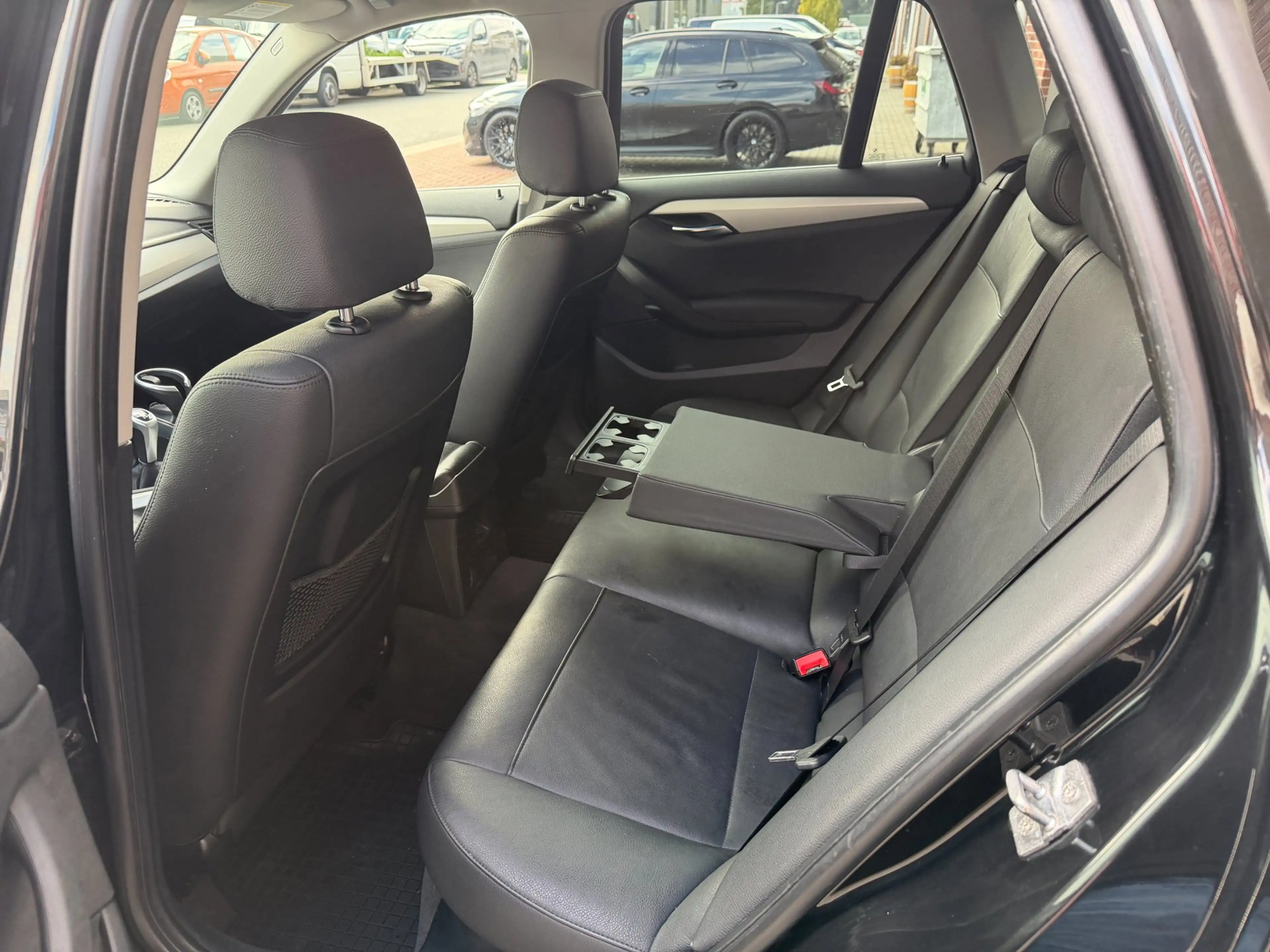 BMW X1 SDrive18i Executive Xenon Leder Trekhaak Navi Stoe — photo 17