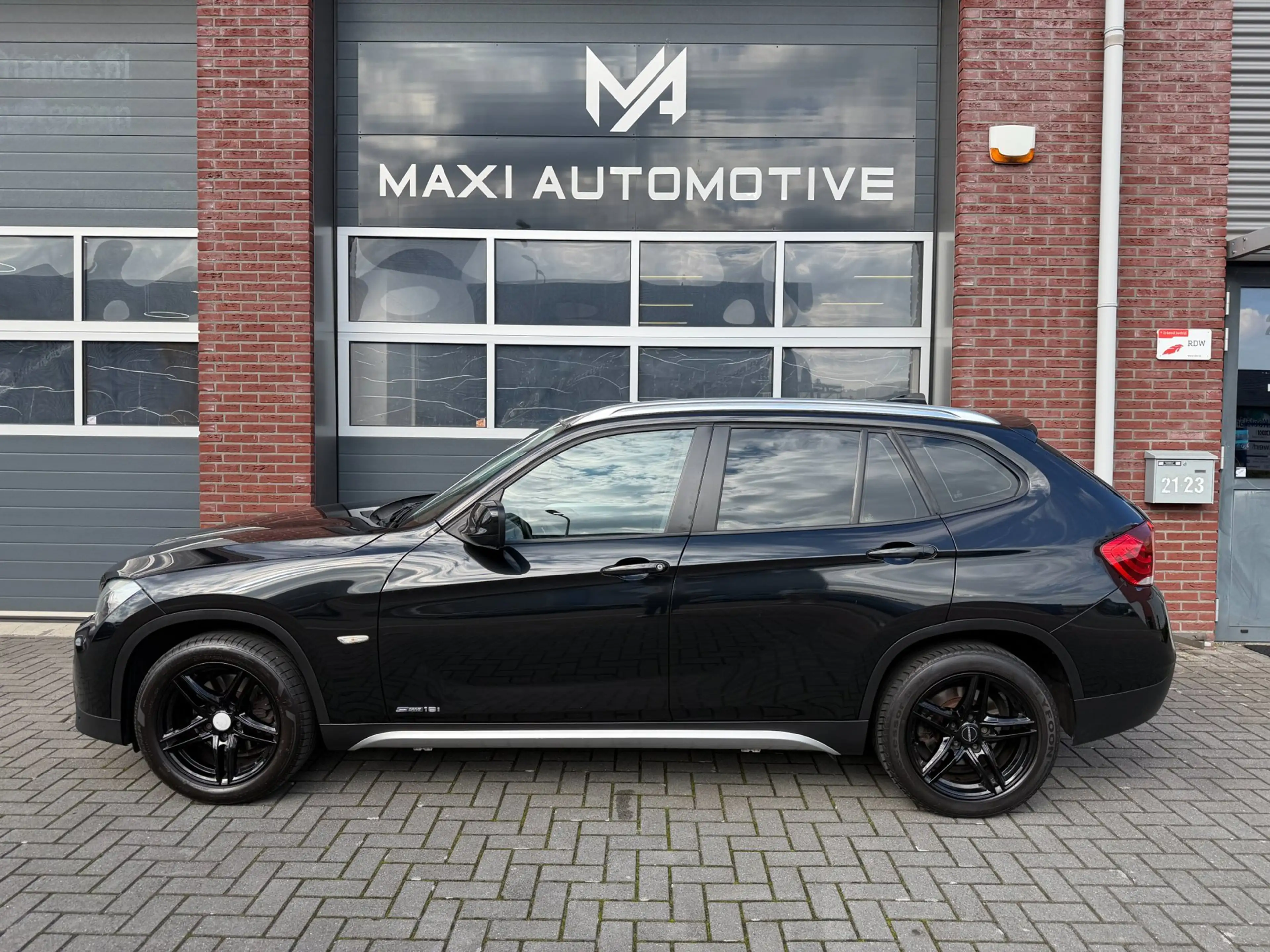 BMW X1 SDrive18i Executive Xenon Leder Trekhaak Navi Stoe — photo 2