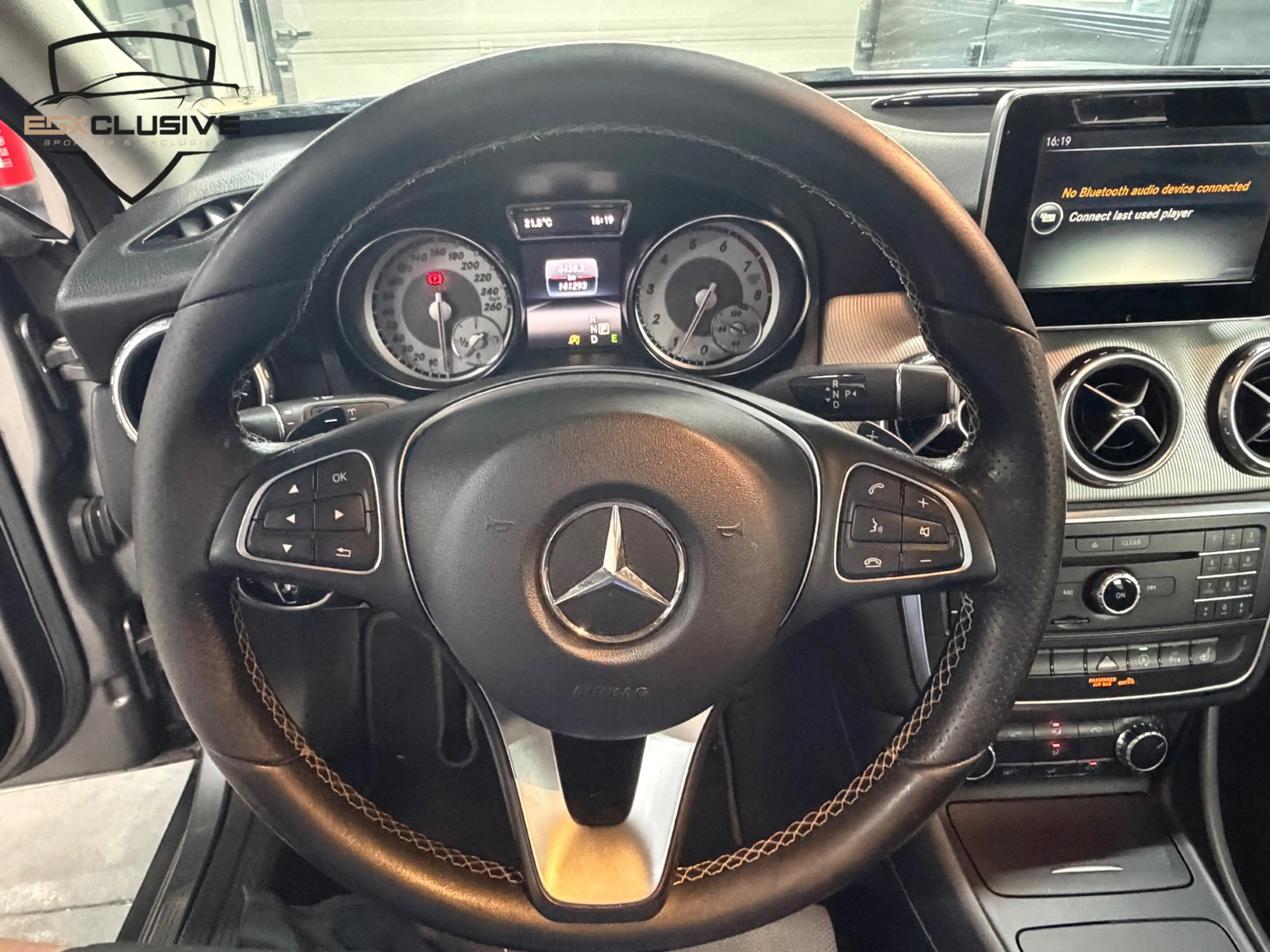 Mercedes-Benz GLA 180 Prestige — photo 11