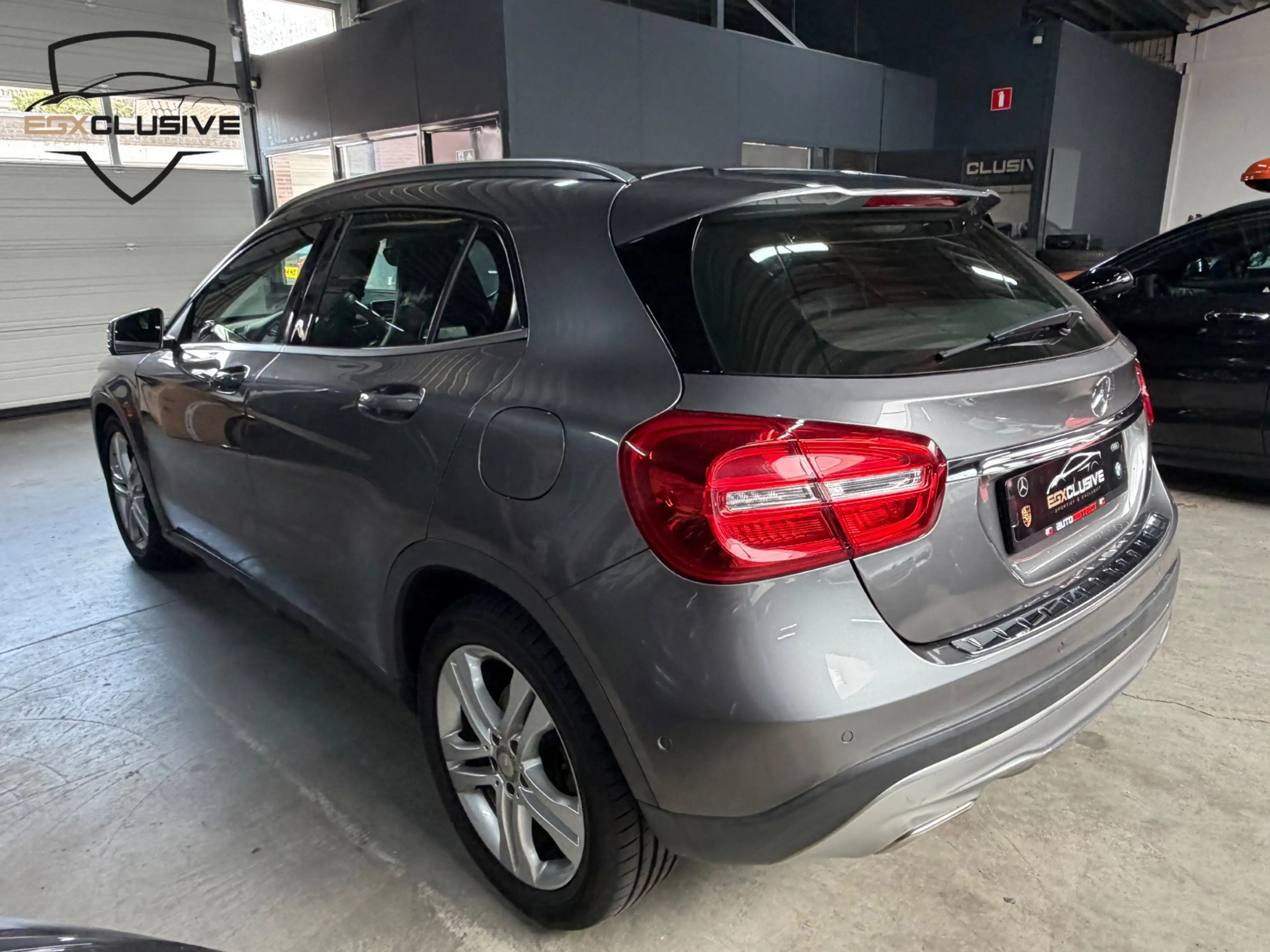 Mercedes-Benz GLA 180 Prestige — photo 8