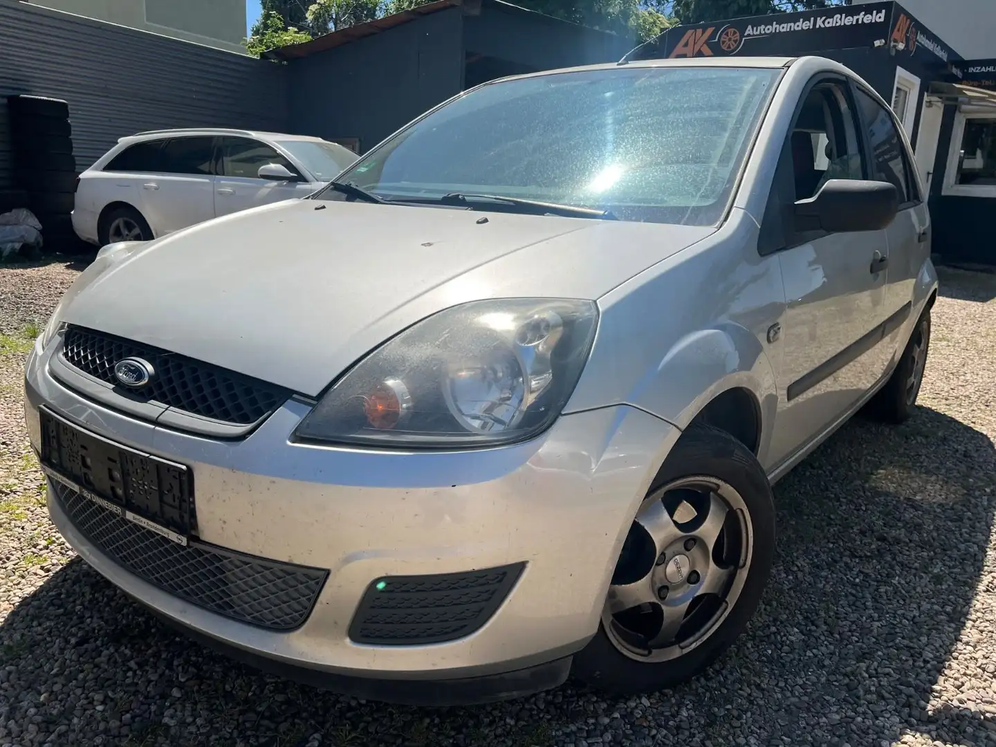 Ford Fiesta Fun X*UNFALL*TÜV 01/27 Silber - 1