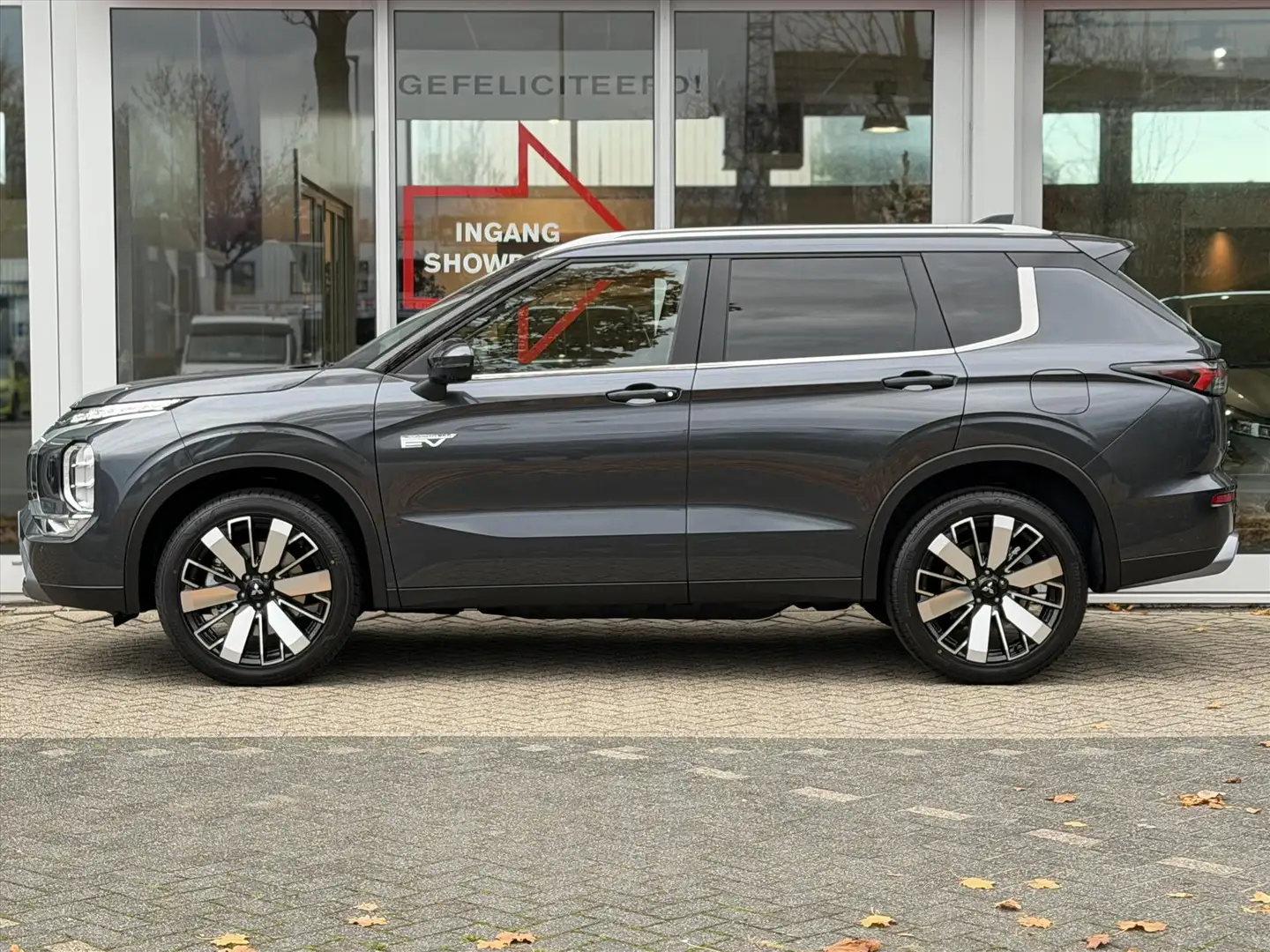 Mitsubishi Outlander 2.4 PHEV 306pk Instyle | NIEUW | Navigatie | Leer Gris - 2