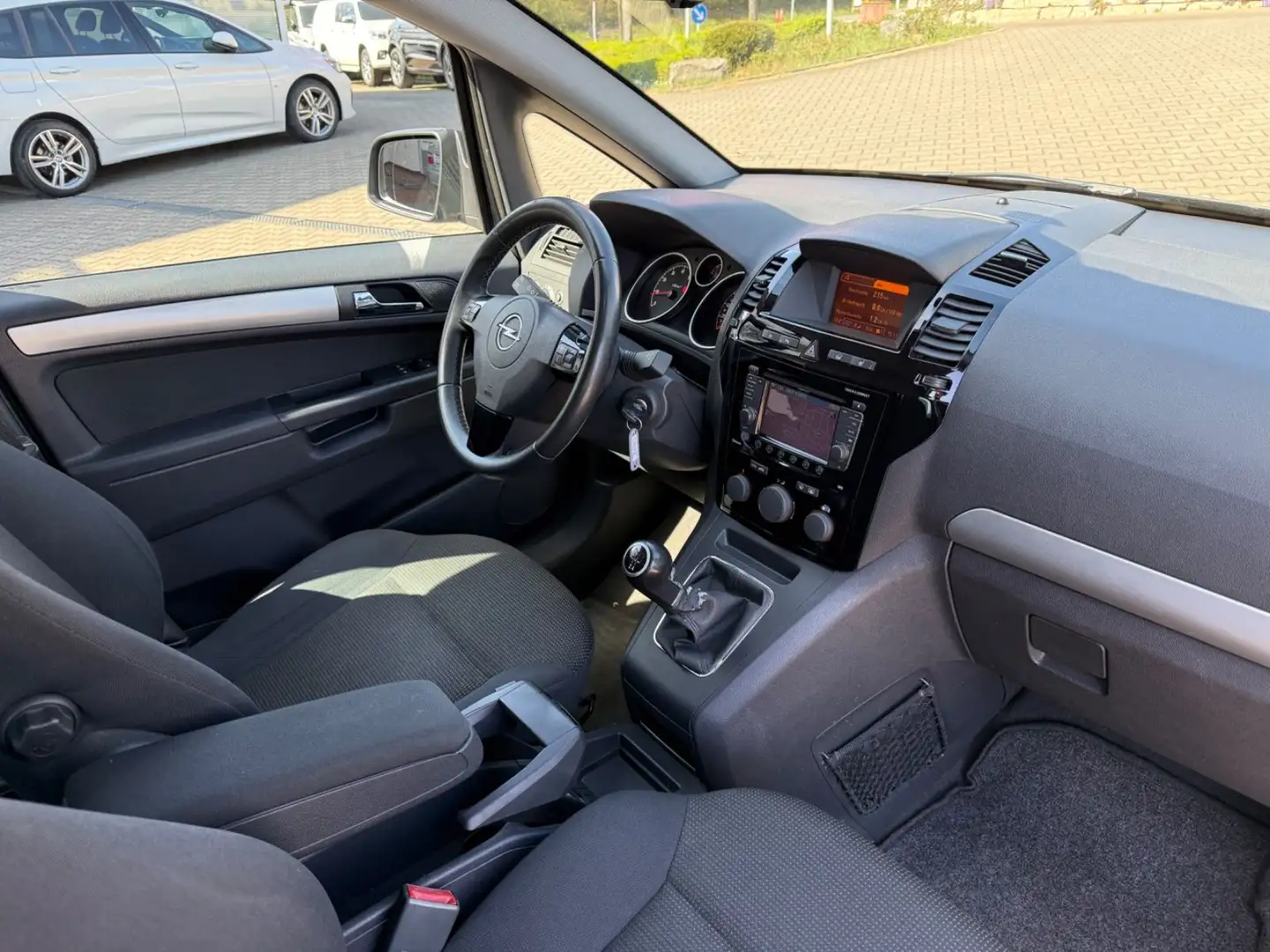 Opel Zafira B 1.8 Family Plus Klimaautomatik/Navi/EU5 Grau - 2