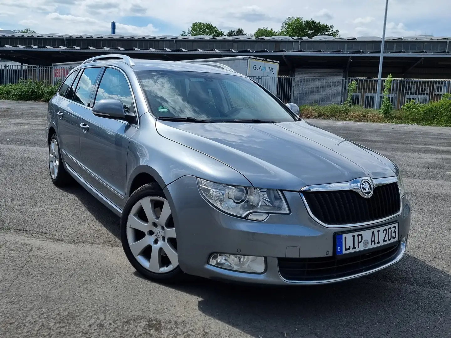 Skoda Superb Superb Combi 2.0 TDI DSG Comfort - 1