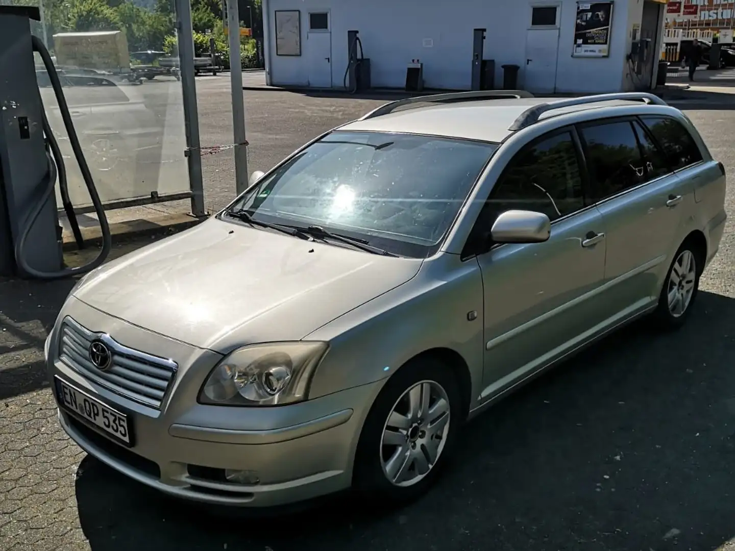 Toyota Avensis 1.8 Combi linea sol Silber - 2