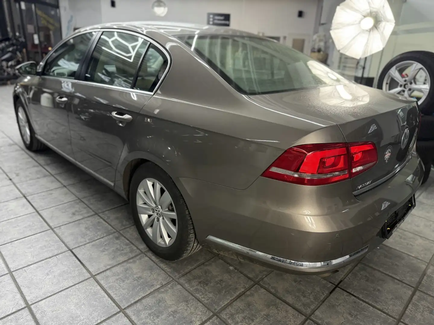 Volkswagen Passat 1.4 TSI Comfortline, Klimaautom., Sitzh. Brun - 2