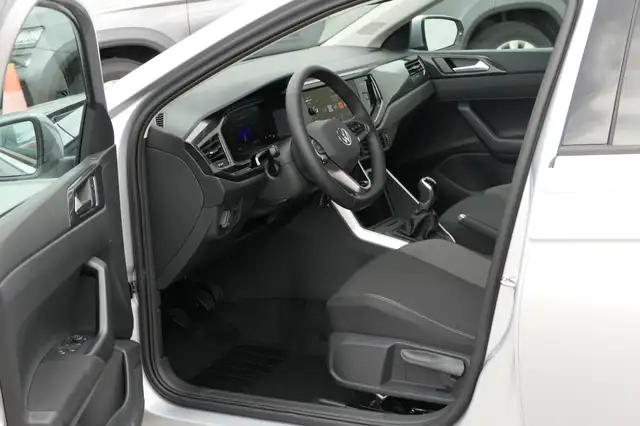 Volkswagen Polo view 6