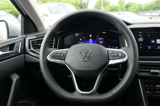 Volkswagen Polo view 8