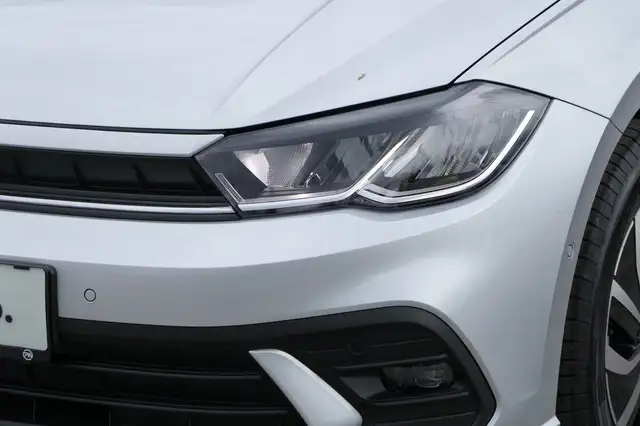 Volkswagen Polo view 2