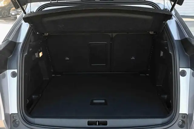Peugeot 3008 view 9