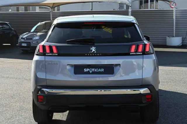 Peugeot 3008 view 6