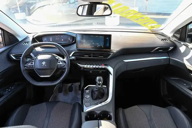 Peugeot 3008 view 11