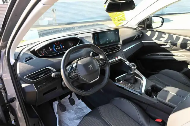 Peugeot 3008 view 12