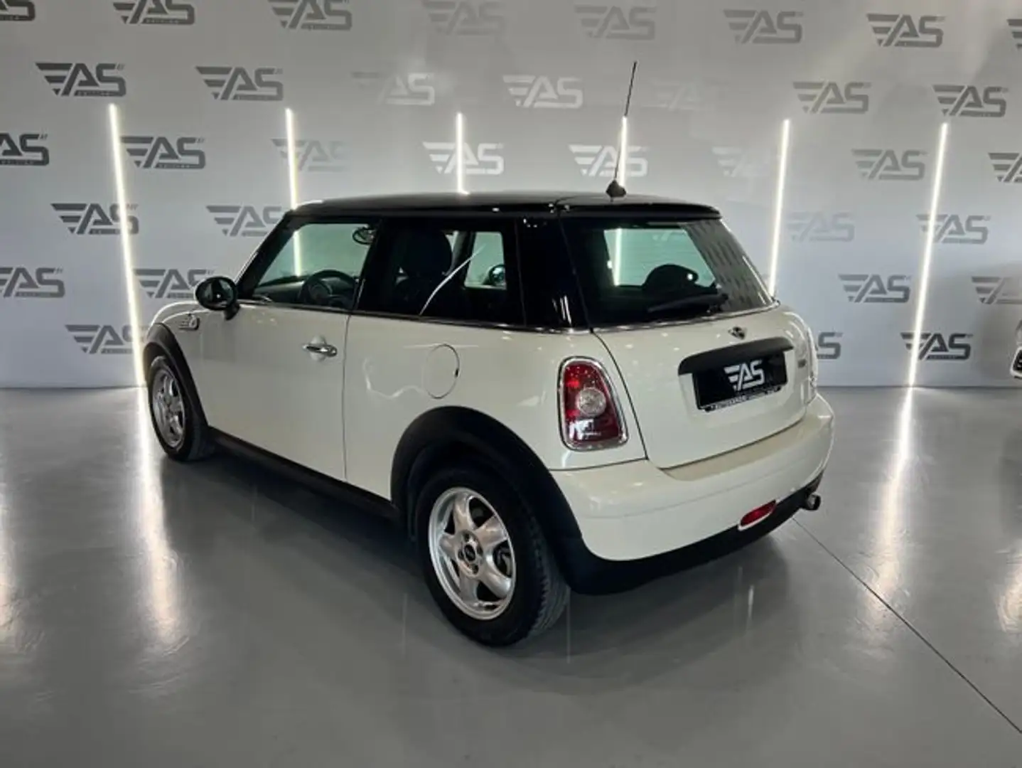 MINI Cooper Beige - 2