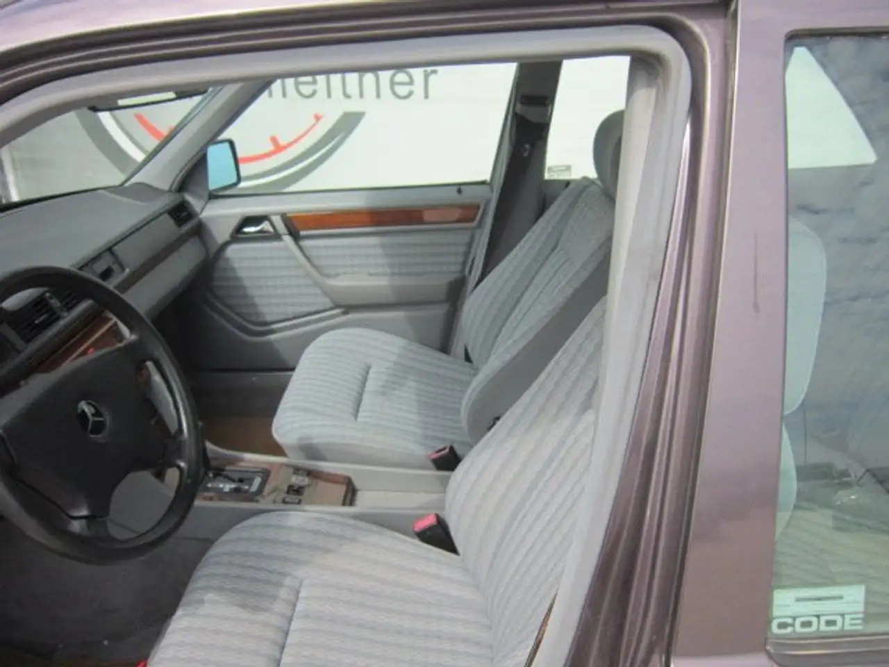 Mercedes-Benz 230 E Aut., foto 7