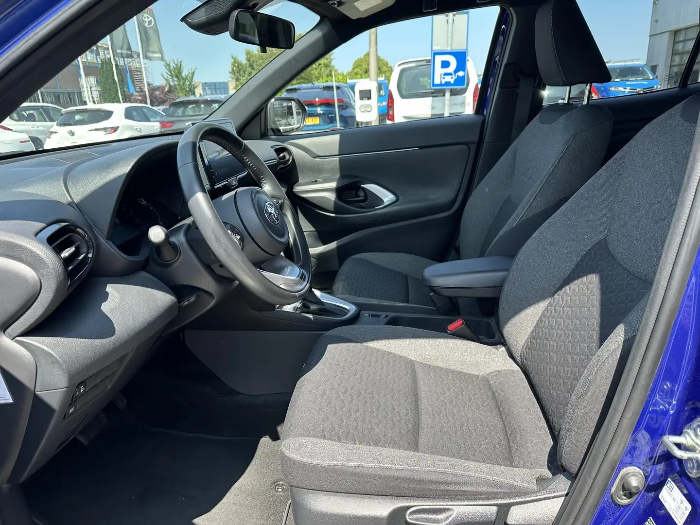 Toyota Yaris Cross 1.5 Hybrid First Edition Blauw - 2
