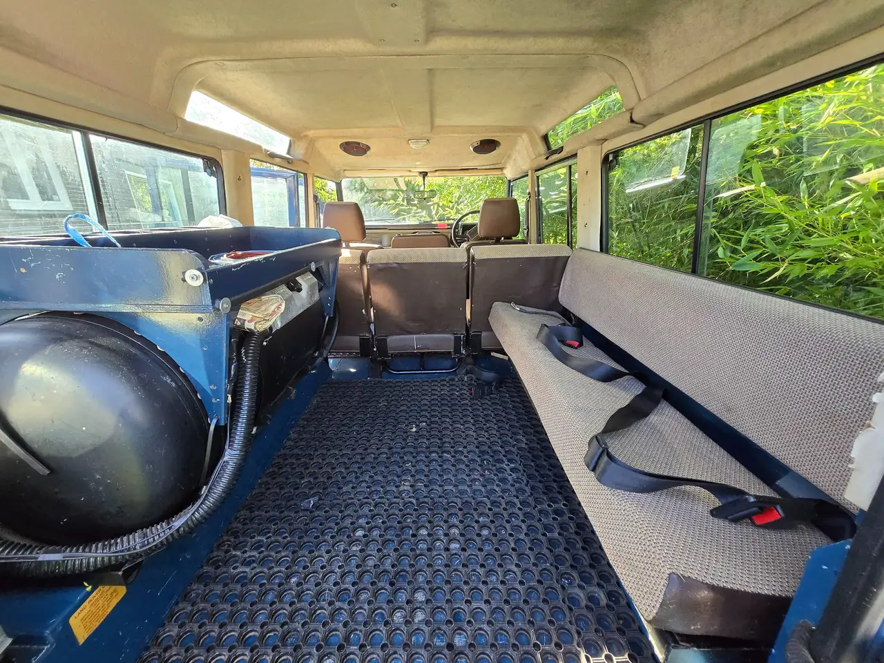 Land Rover Defender 3.5 110" Stationwag., foto 2