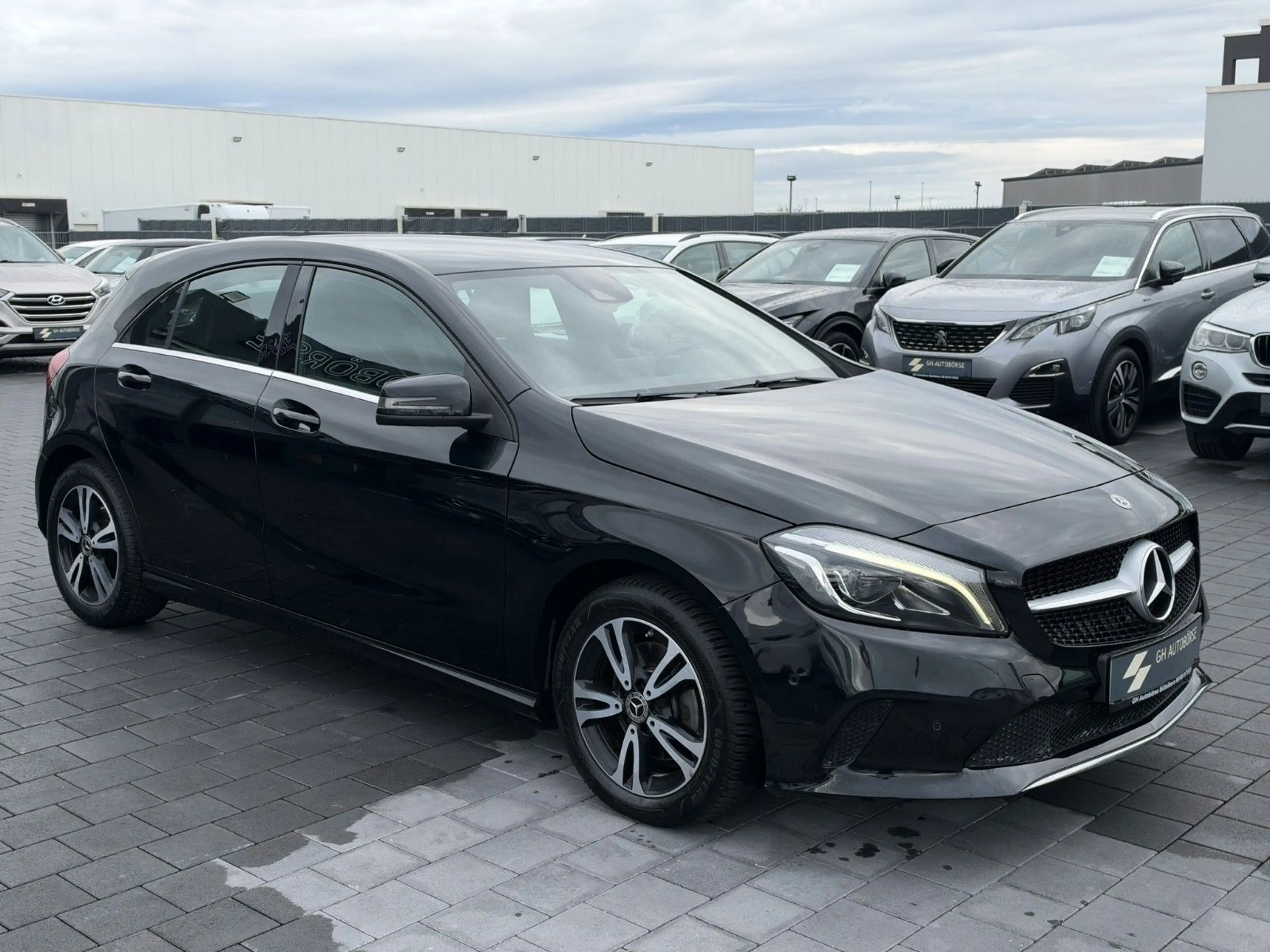 Mercedes-Benz A 200 *AUTOMATIK*LED*TEMPOMAT*CARPLAY*SZHZ*ALU — photo 2