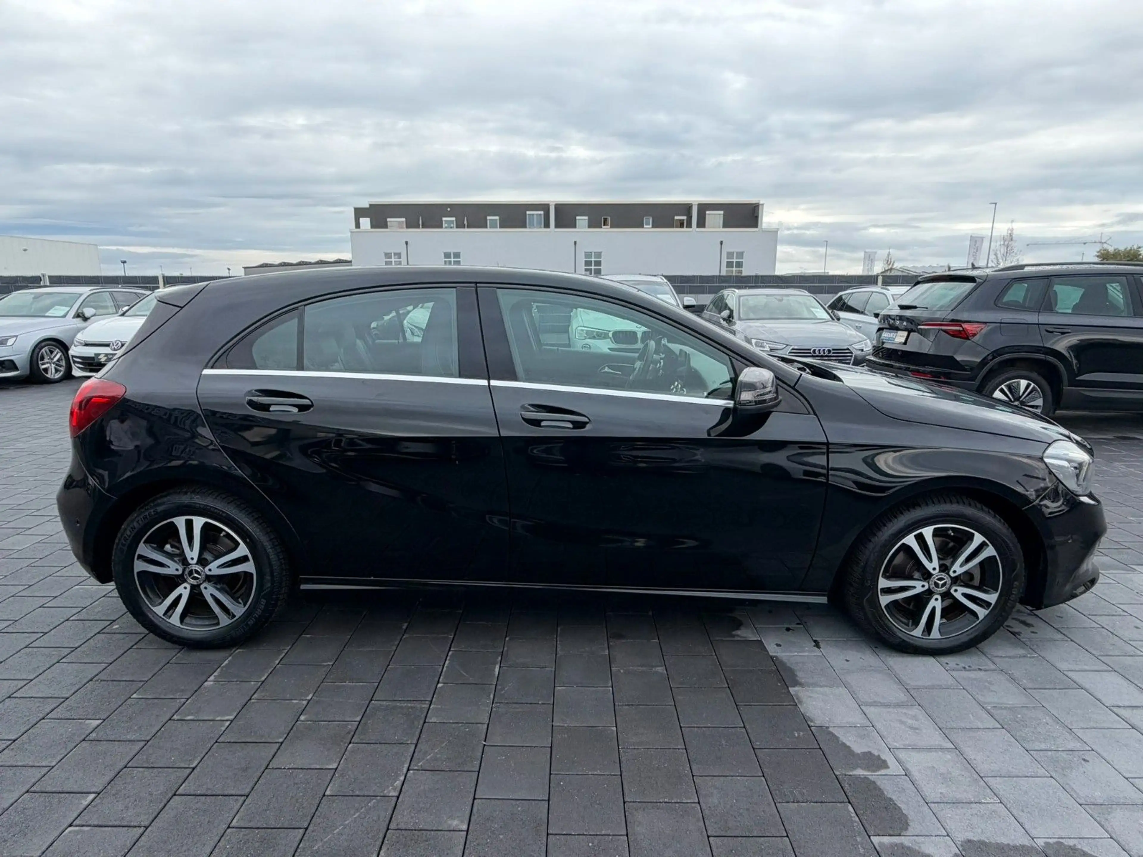 Mercedes-Benz A 200 *AUTOMATIK*LED*TEMPOMAT*CARPLAY*SZHZ*ALU — photo 8