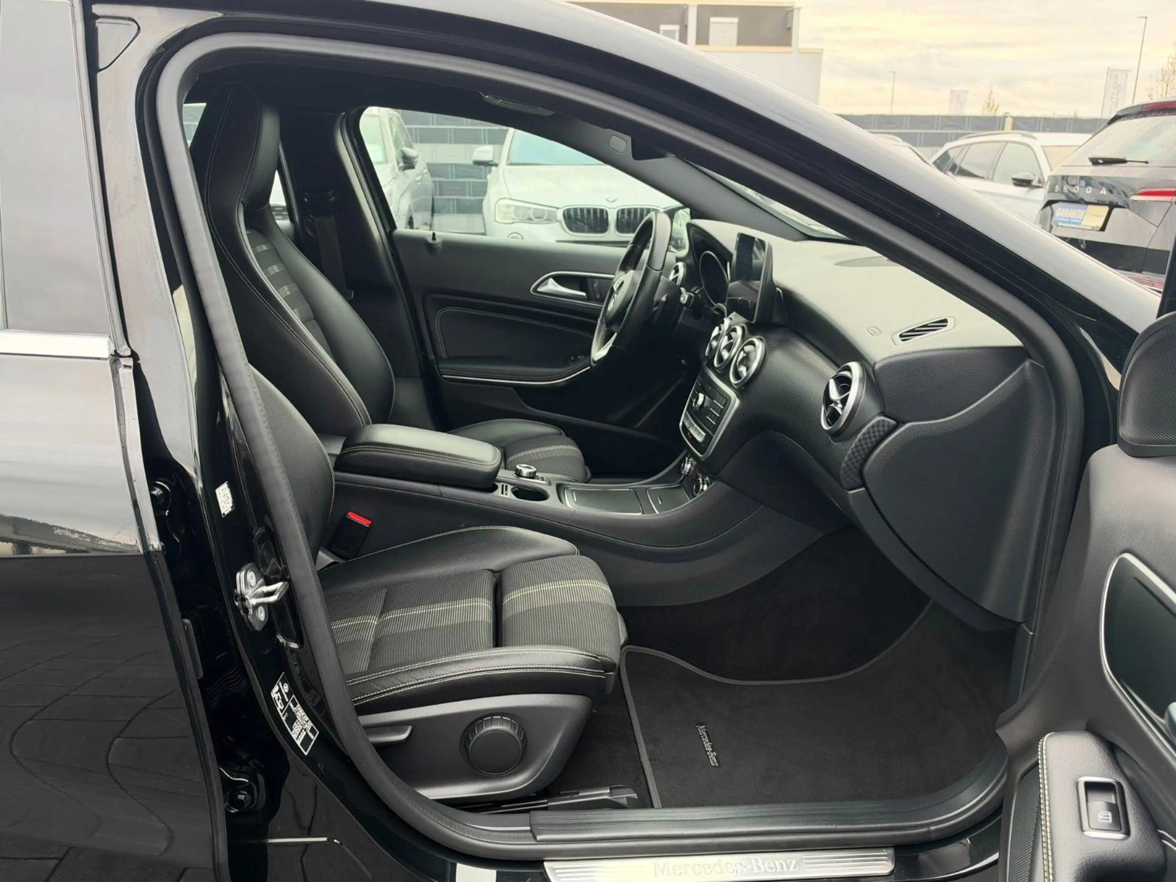 Mercedes-Benz A 200 *AUTOMATIK*LED*TEMPOMAT*CARPLAY*SZHZ*ALU — photo 10