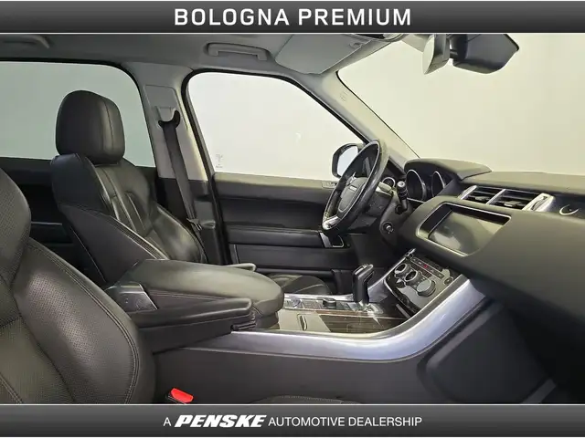 Land Rover Range Rover Sport view 3