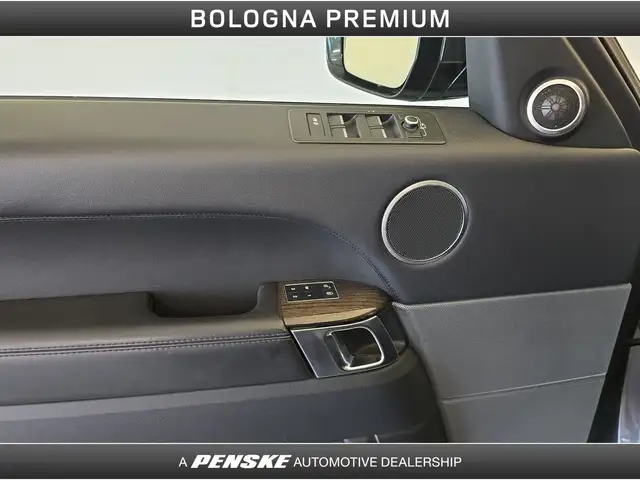 Land Rover Range Rover Sport view 30