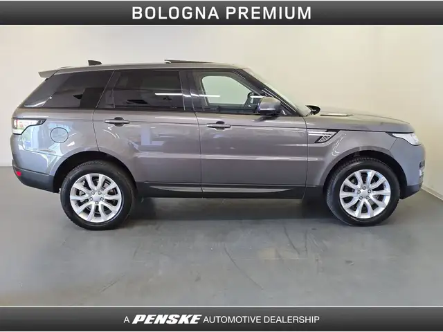 Land Rover Range Rover Sport view 5