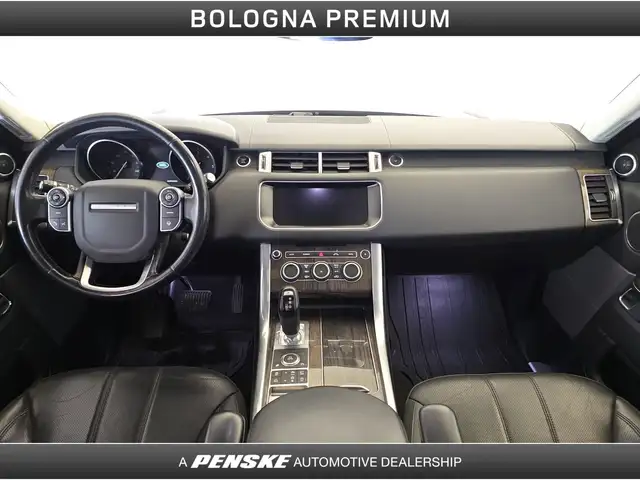 Land Rover Range Rover Sport view 4