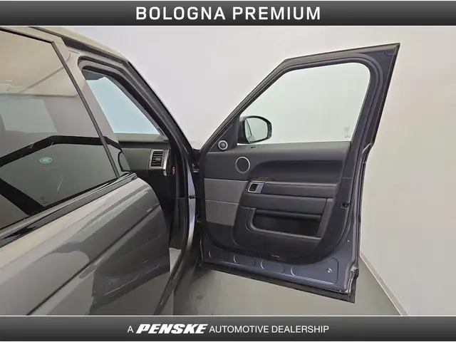 Land Rover Range Rover Sport view 23