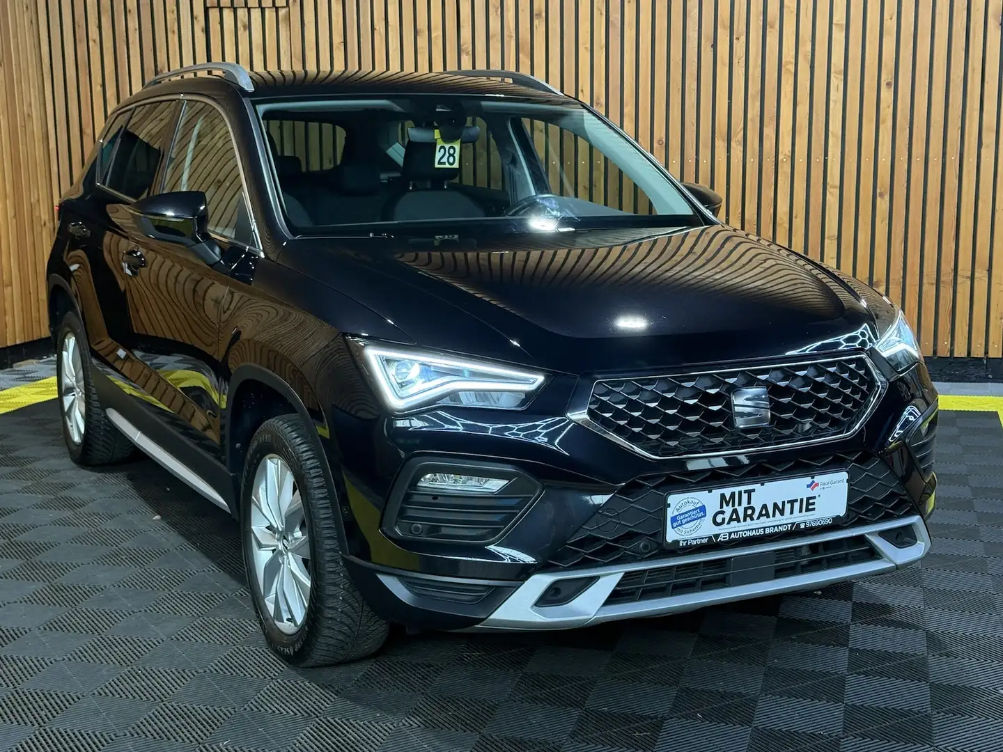 SEAT Ateca 1,5 TSI X-Perience DSG *Navi*LED*Kam*Virt Schwarz - 2