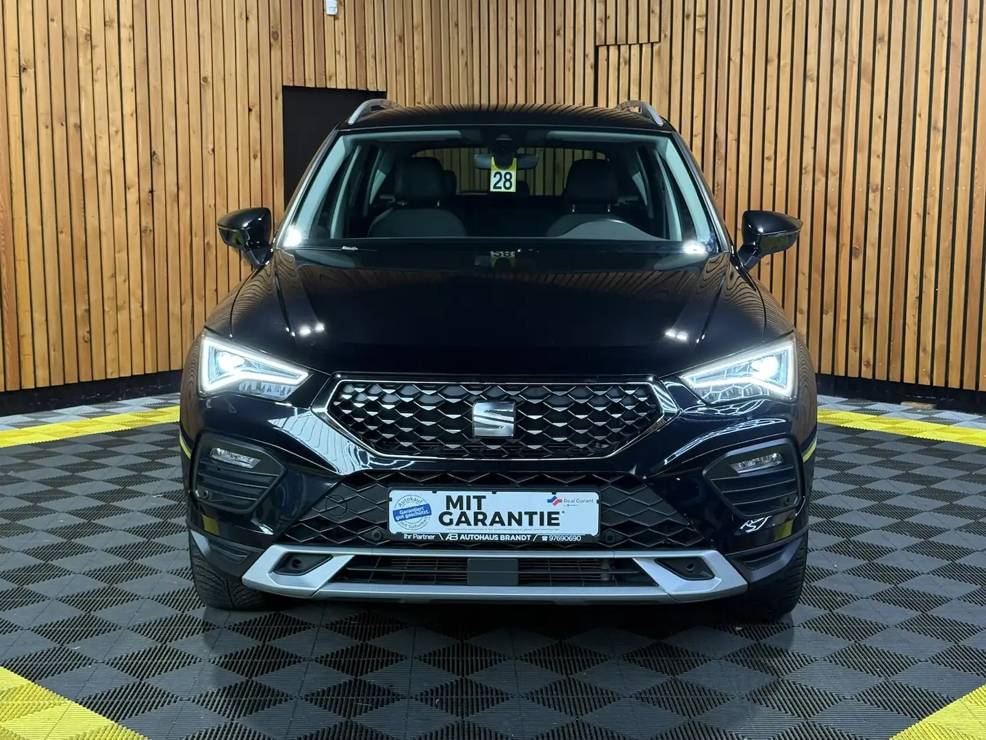 SEAT Ateca 1,5 TSI X-Perience DSG *Navi*LED*Kam*Virt Schwarz - 1