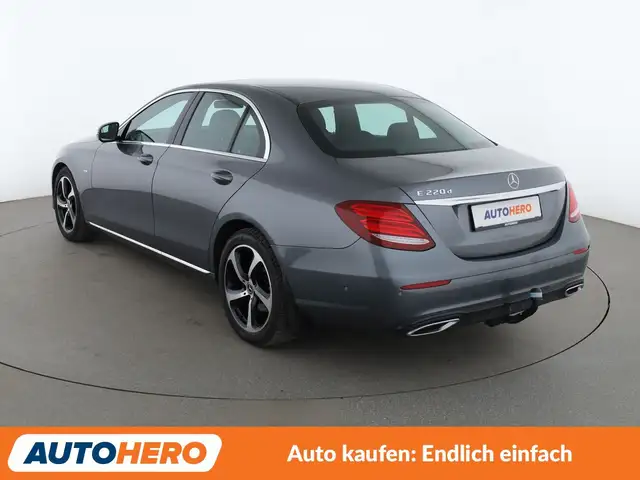 Mercedes-Benz E-Class view 4
