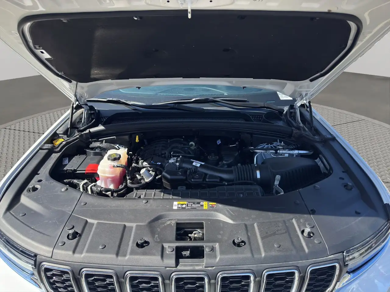 Jeep Grand Cherokee снимка Jeep Grand Cherokee