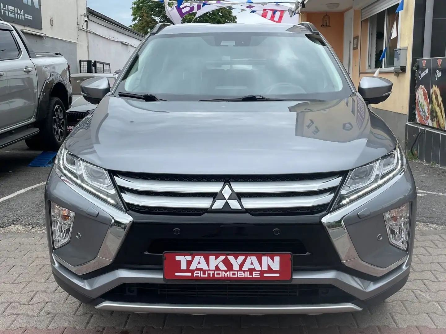 Mitsubishi Eclipse Cross Intro Edition 2WD Grau - 2