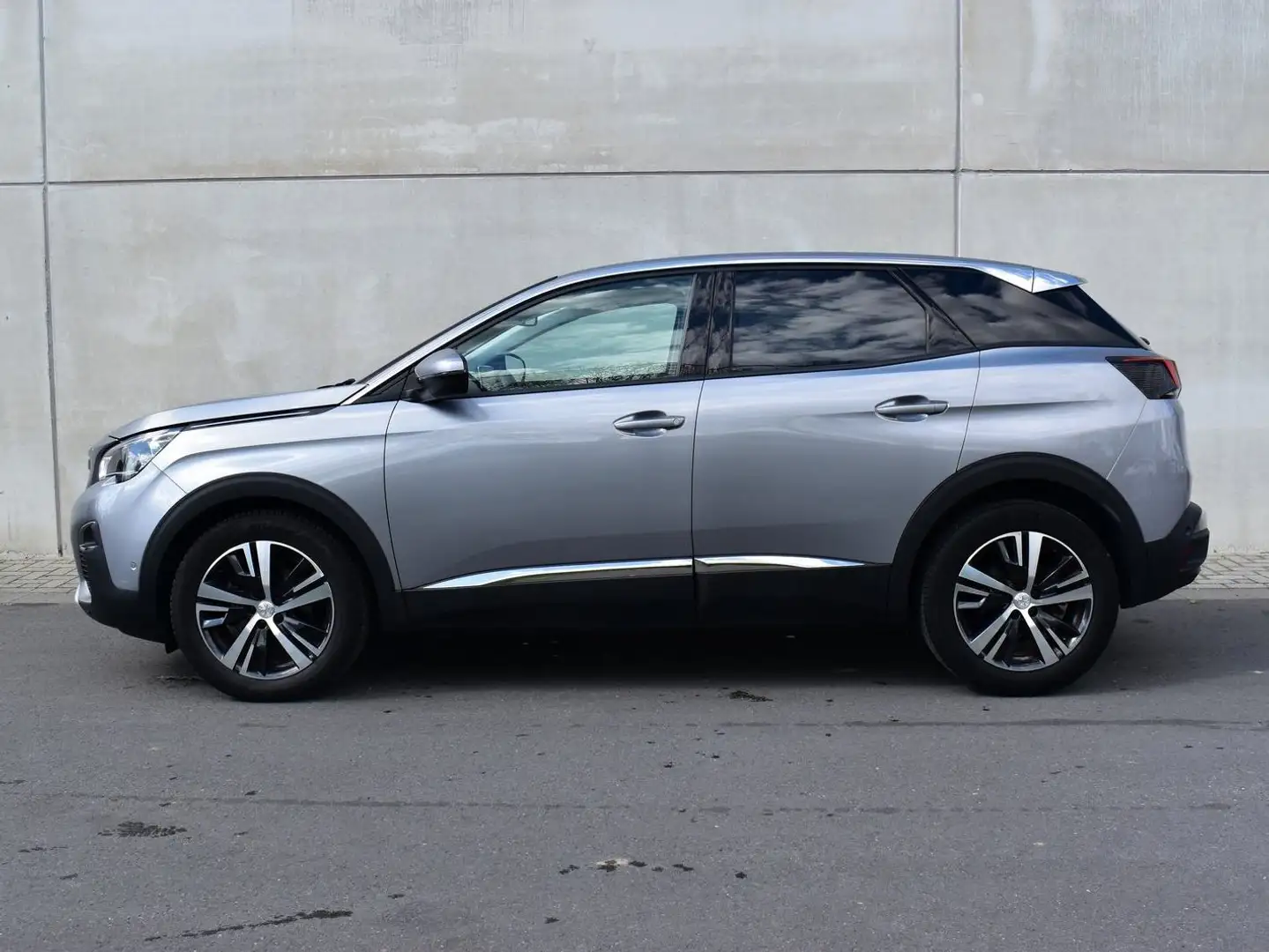 Peugeot 3008 1.2 Allure EAT8 *Nouvelle Courroie* Grijs - 2