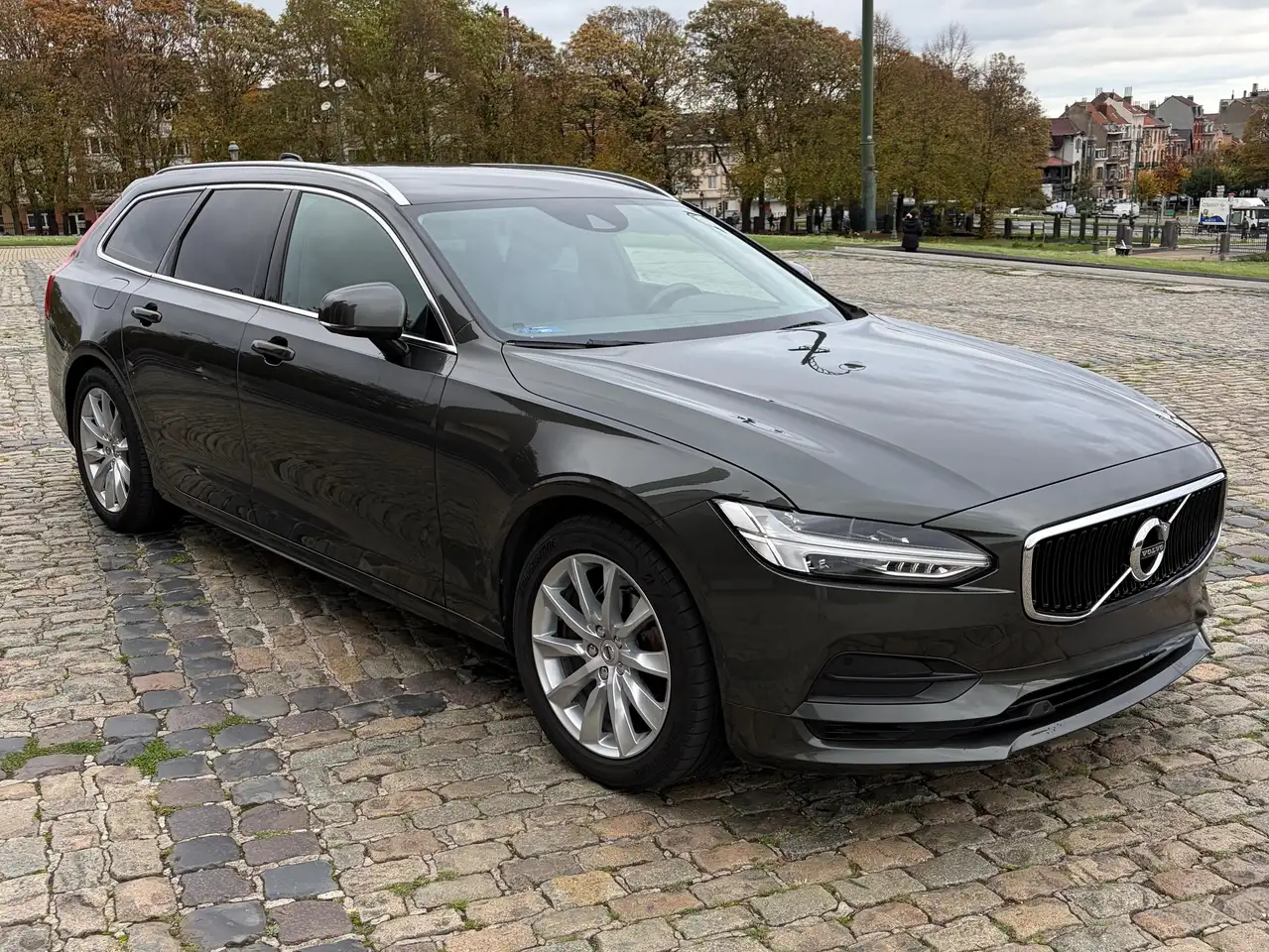 Volvo V90