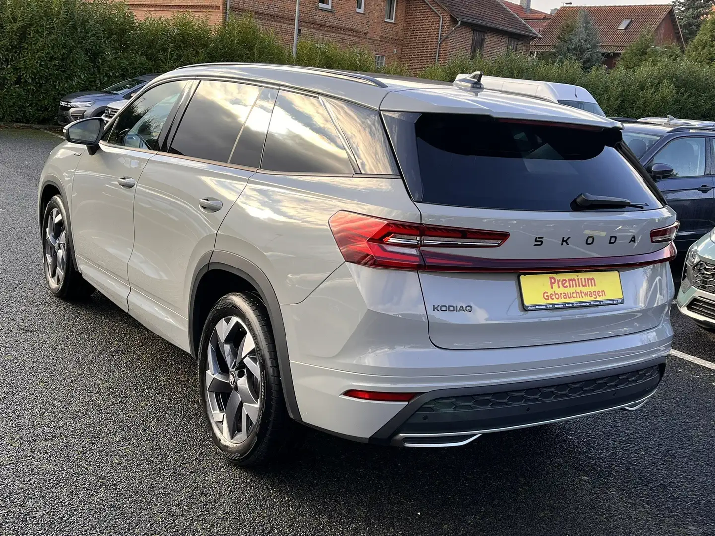 Skoda Kodiaq 1.5 TSI DSG  Sportline Elekt Heckkla 3 Zonen Klima Grijs - 2