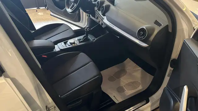 Audi Q2 view 12