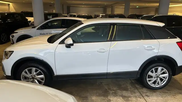 Audi Q2 view 5
