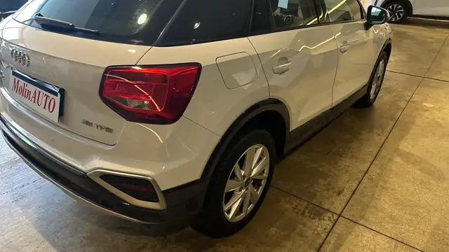 Audi Q2 view 4