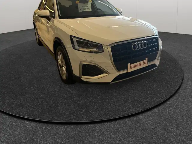 Audi Q2 view 3