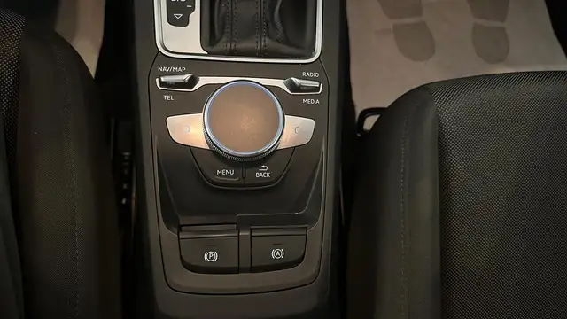 Audi Q2 view 20