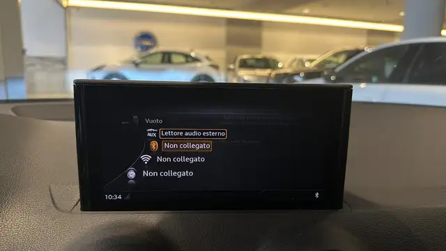 Audi Q2 view 22