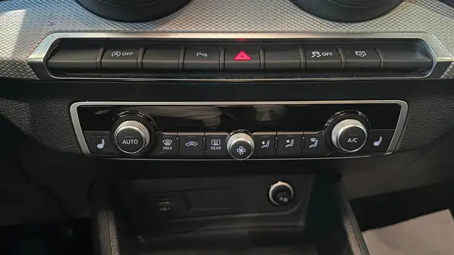 Audi Q2 view 28