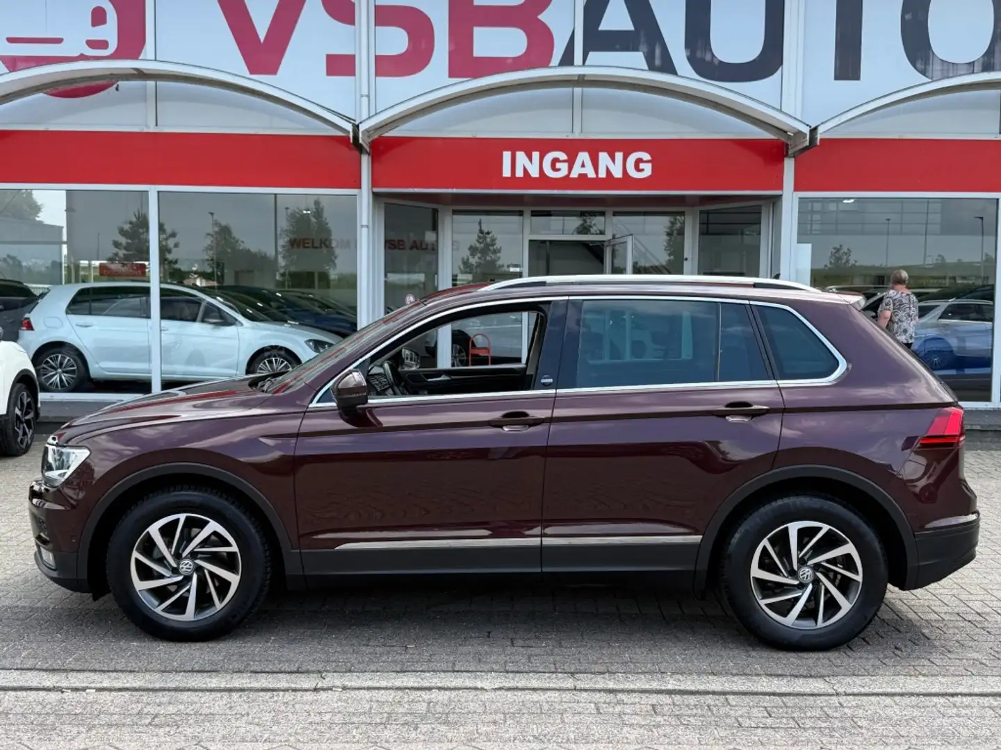 Volkswagen Tiguan 1.4 TSI SOUND NAVI CAMERA CARPLAY AIRCO LMV PDC Rood - 2