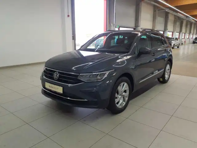 Volkswagen Tiguan view 8