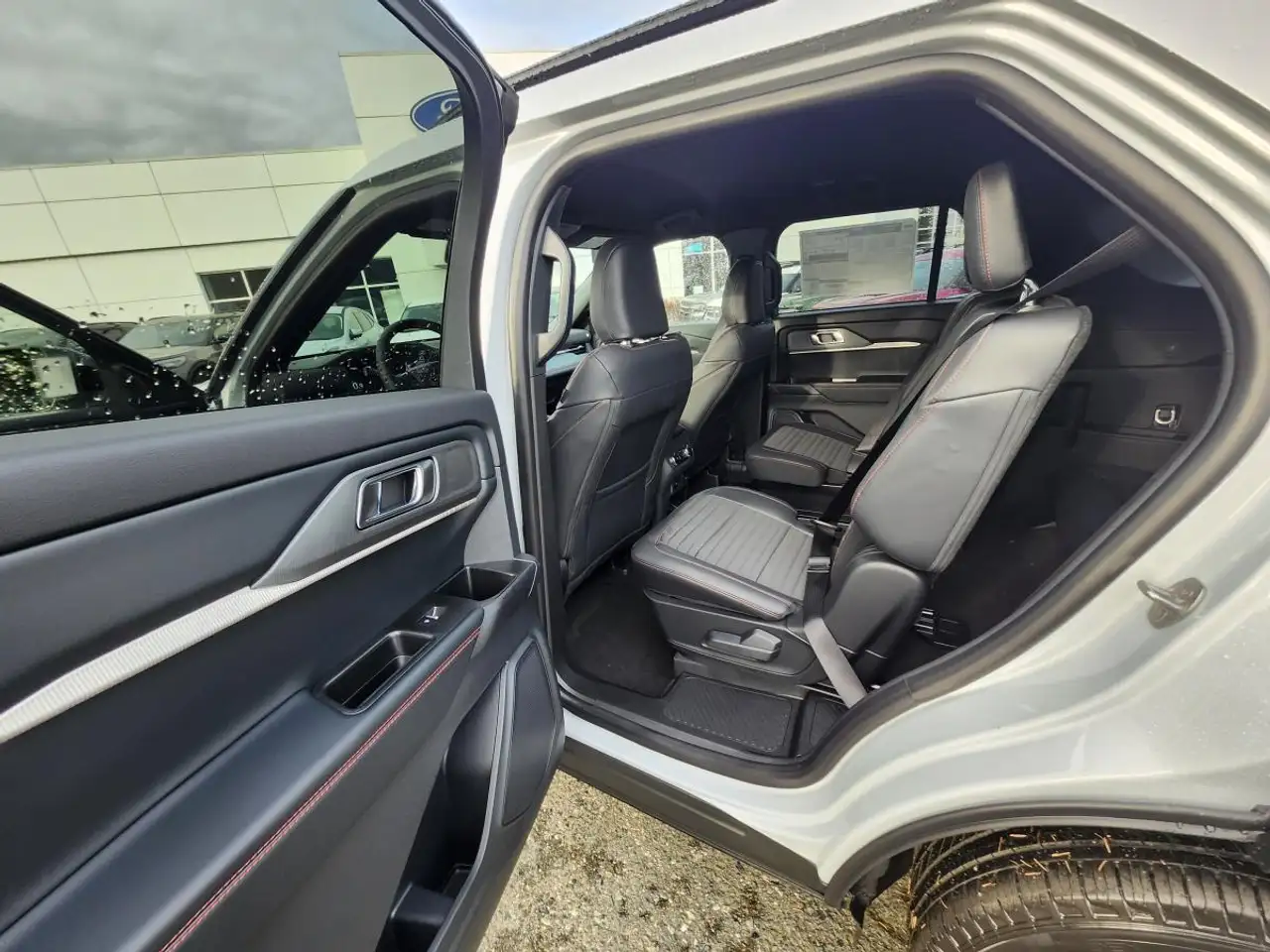Ford Explorer снимка Ford Explorer